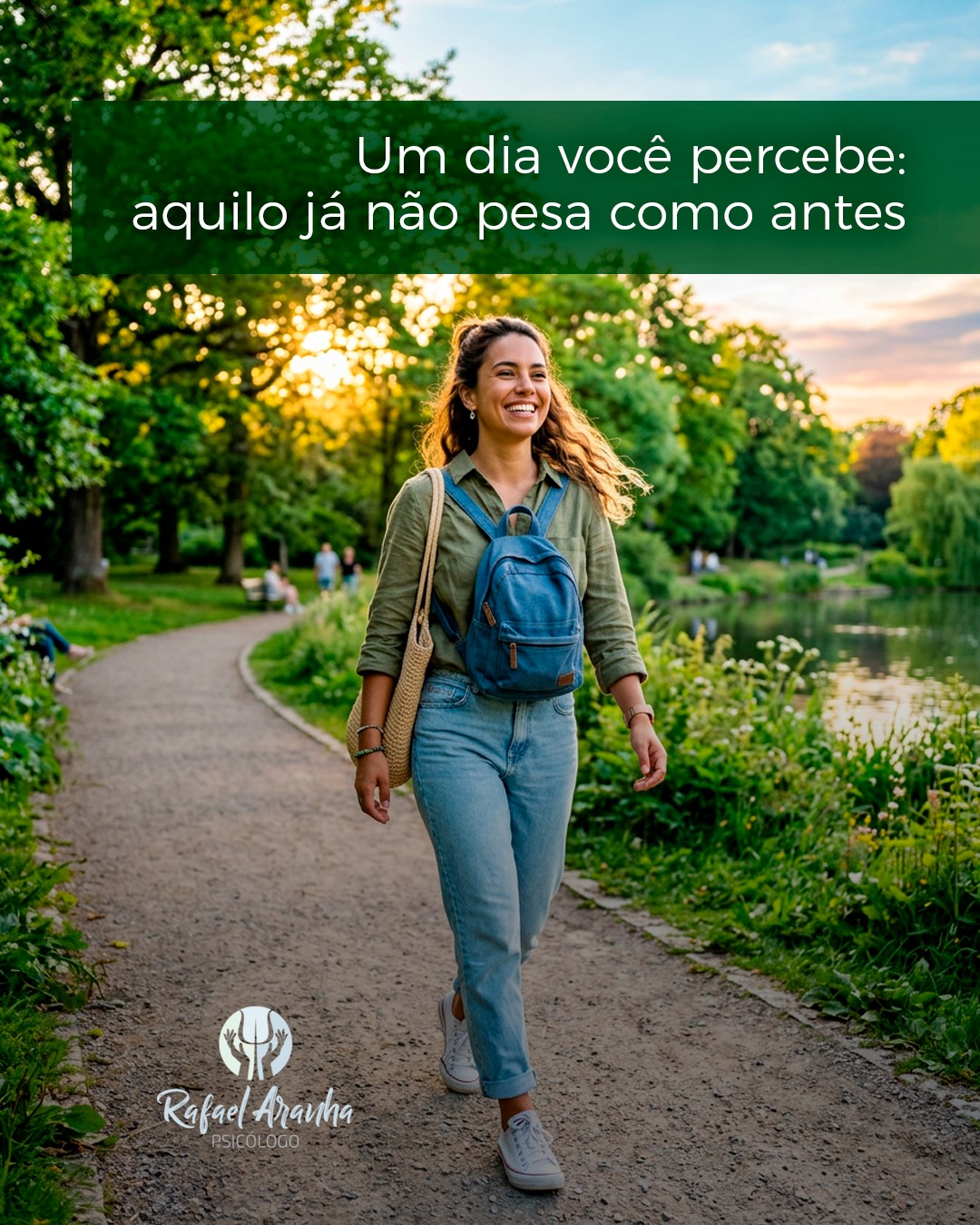 E não acontece de forma grandiosa.

Não tem música subindo, não tem virada dramática.
Só um detalhe.

Uma reação diferente, um pensamento que já não prende tanto, uma situação que antes doía mais.

Algumas mudanças emocionais chegam assim: silenciosas.

Até que, num dia qualquer, você percebe que aquilo já não ocupa o mesmo espaço dentro de você.